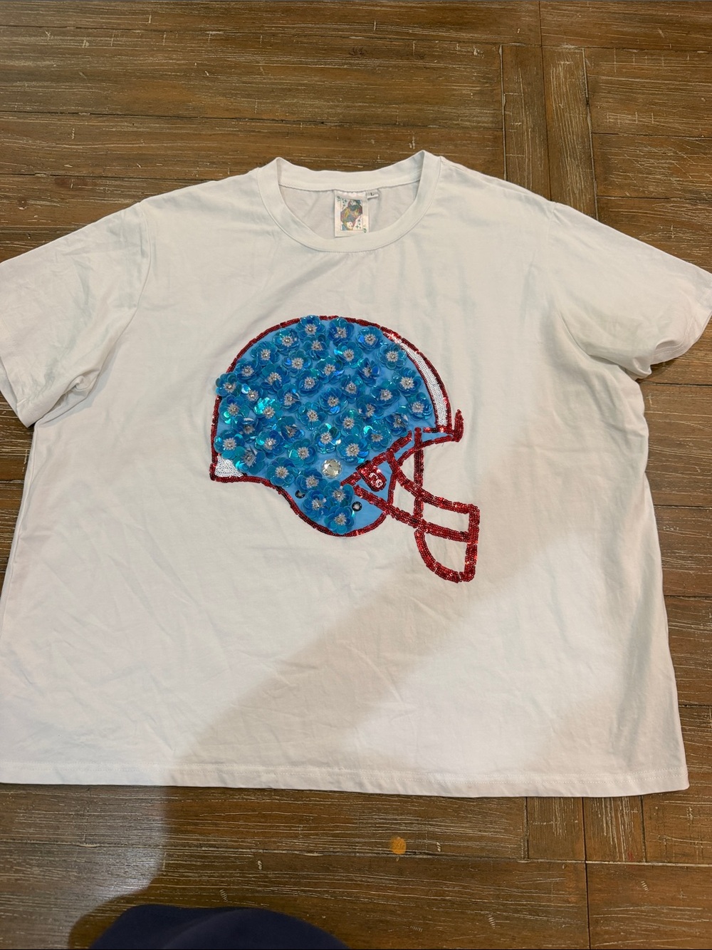 QUEEN OF SPARKLES White Tee with Blue and Red Sequin